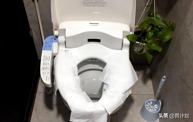 旅游要带什么东西，旅游必去十大景点推荐（建议大家：出游不论远近）