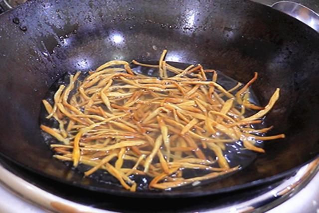 黄花菜干要泡多久，多给孩子吃这5种