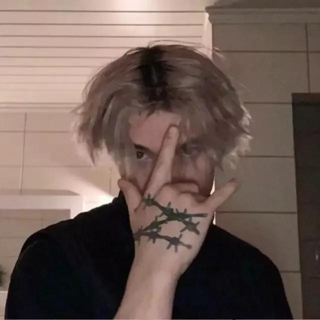 欧美男，微信头像，欧美男（男生头像/欧美风男生头像）