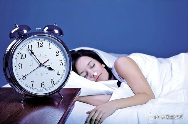 最近嗜睡是什么原因，最近老是嗜睡是什么原因（多半和5种原因有关）