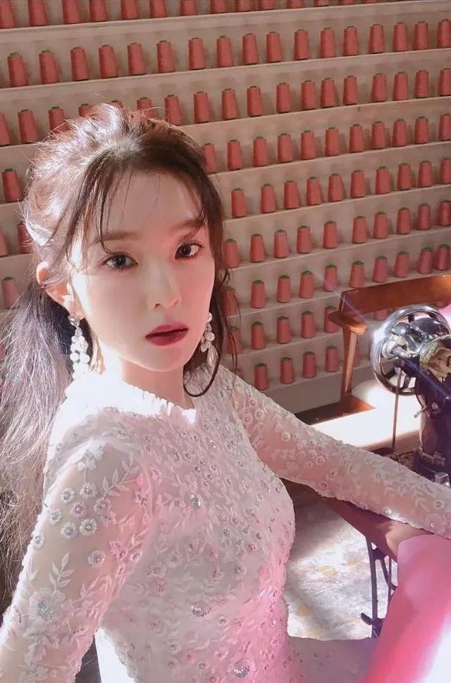 儿童发型图片 小女孩发型绑扎方法简单又可爱，儿童发型图片（几款绝美的新年公主编发）