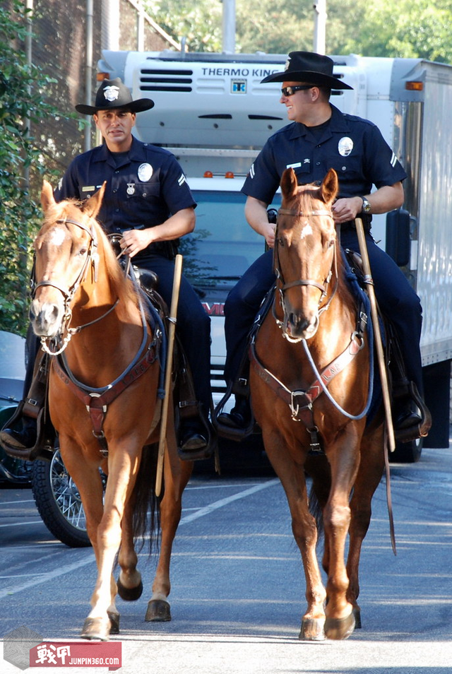 棍可以怎么组词，棍可以组词什么（棍中不二——全面认识伸缩棍）