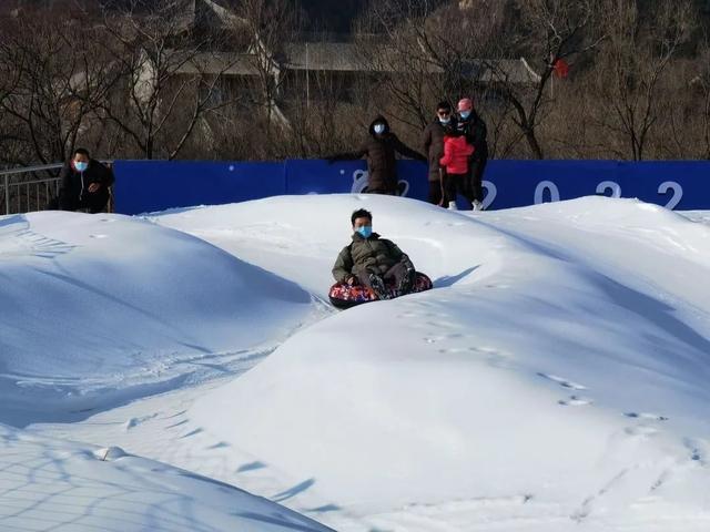 北京冬天风景凤凰岭，凤凰岭冰雪乐园欢乐来袭