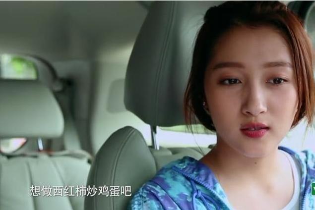 关晓彤演的电视剧大全，关晓彤演过的电视剧（“背景成谜”关晓彤）