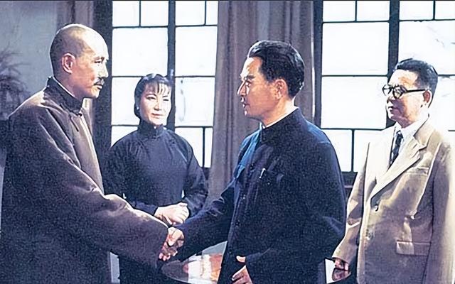 姓蒋的名人，姓蒋的名人故事,50字（蒋经国称道：演得很像我父亲）