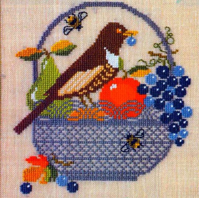 在家加工十字绣，在家加工十字绣赚钱吗（这些漂亮的十字绣都是她缝制的）