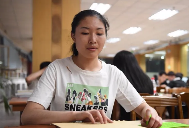 六级毕业后还能考不，大学毕业后还能考六级吗（英语四六级迎来调整）