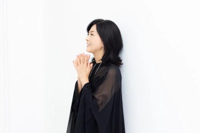 延生普佛视频唱诵，打普佛念什么经（这位女星真不愧是日娱神话…）