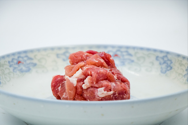 冰肉解冻最快方法，但再吃的时候你真的会解冻吗