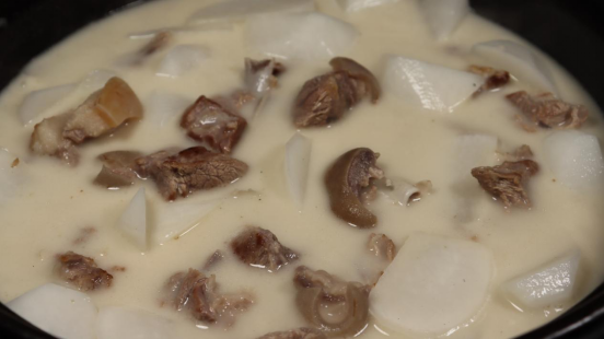 怎么炖羊肉好吃，怎样做羊肉好吃（4种香料让羊肉不腥不膻）