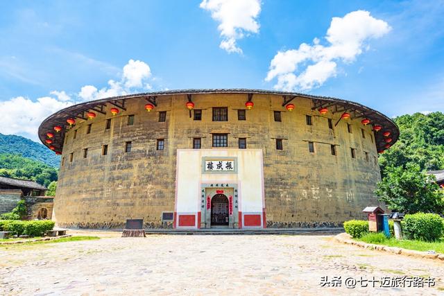 永定土楼和南靖土楼哪个好，南靖土楼和永定土楼有什么不一样（一张图看懂福建土楼怎么玩~附懒人旅行路书）