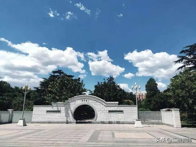 电子信息工程和计算机科学与技术哪个好，计算机和电子信息工程哪个专业好（北京这所工业大学，藏得有点深）