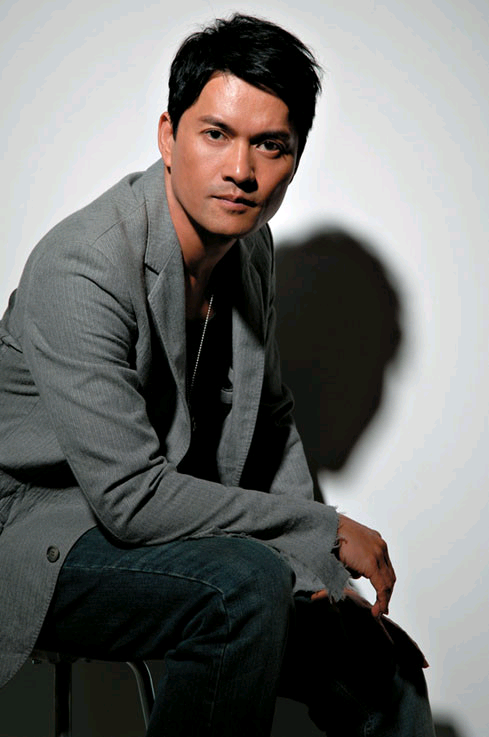 吕良伟演白金汉的电影叫什么名字，吕良伟经典电影有哪些（“江湖大佬”吕良伟纵横影坛40年）