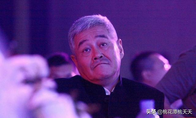 赵本山妻子葛淑珍，什么是鞭策（赵本山对前妻的影响有多深）