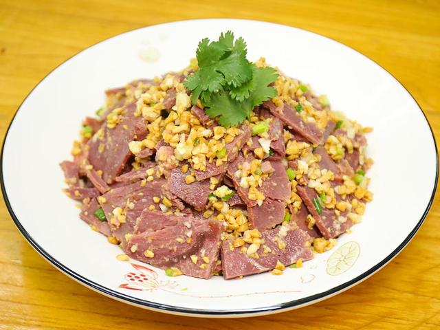 减肥可以吃牛杂吗，减肥可以吃牛杂吗晚上（牛肉排倒数第二）