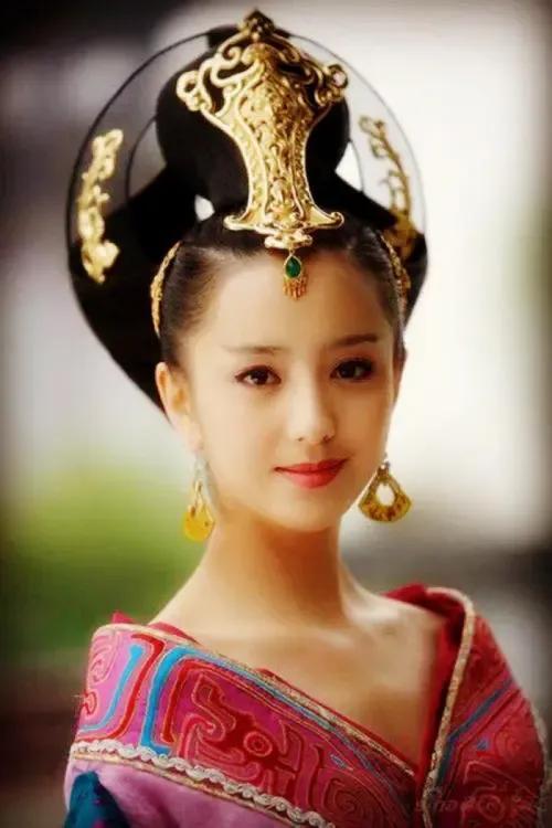 赵飞燕怎么把皇帝活活累死，赵飞燕怎么当上皇后的（比起四大美女，赵飞燕丑在哪里）