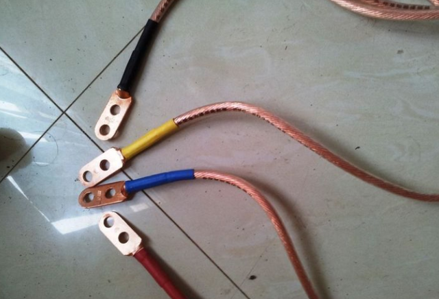 电热水器安全吗，即热式电热水器安全吗（电热水器别再装卫浴了）