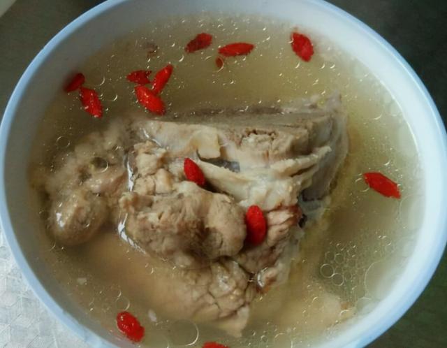 婴儿肥和脸胖的区别图片，娃娃脸和婴儿肥有什么区别（“长肉”和“长个”的孩子）