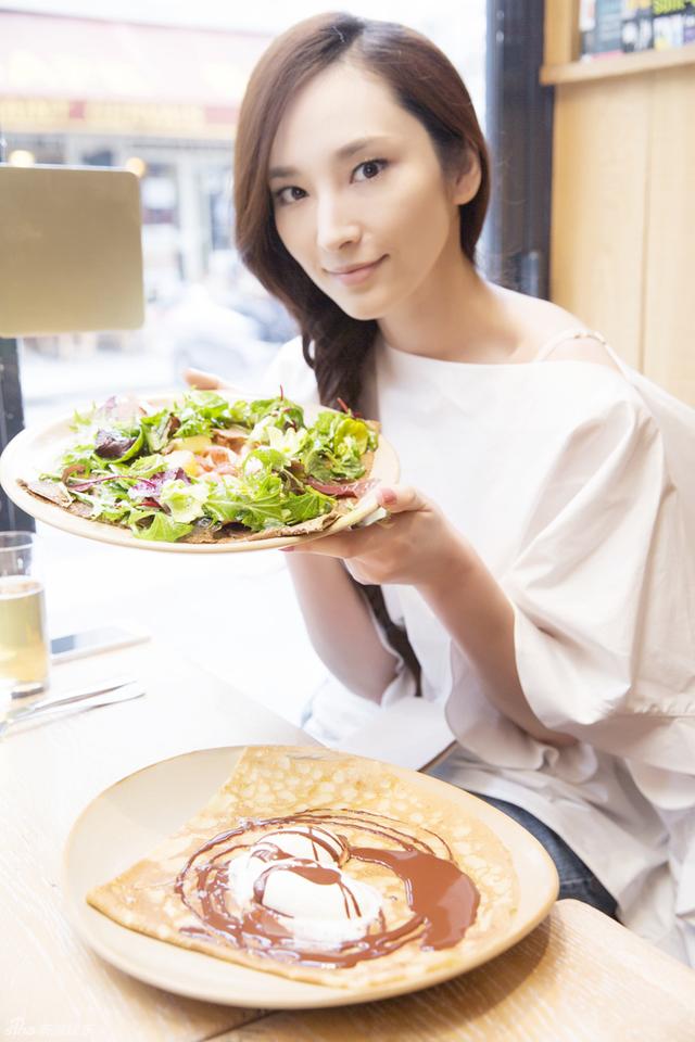 吴亚馨英文名，海派甜心中的莫莉真名叫什么（才明白她只想过童话中芭比娃娃的生活）