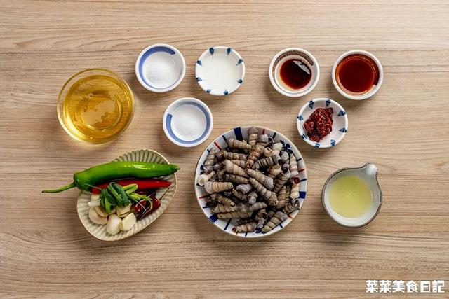 芥末鱿鱼的做法，芥末拌的烤鱿鱼怎么做（烫5秒就上桌，鲜嫩弹牙）