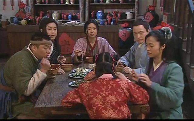 豆瓣评分9分以上的5部经典剧，《潜伏》上榜，有两部重播了3000遍