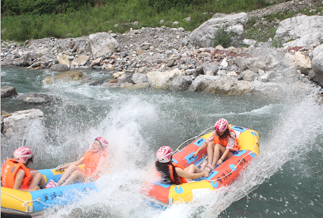 附近游泳馆在哪里最近，天通苑附近哪里有游泳馆（穿丛林越峡谷，比空调屋还凉快）