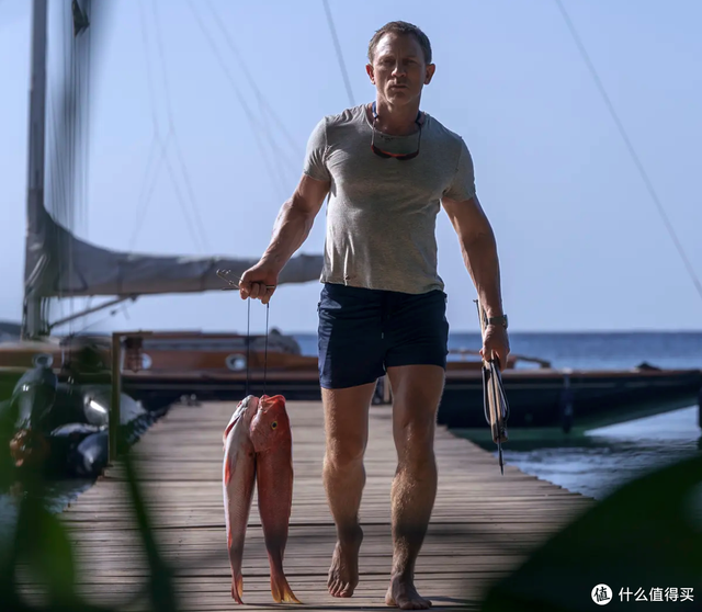 nyc是什么牌子，nyc口红是什么牌子（《007无暇赴死》53岁硬汉特工都穿了啥）