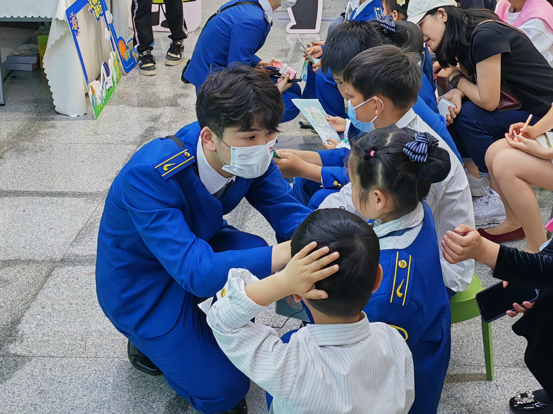馬門溪龍完整化石,這座“博物館”就在成都地鐵 馬門溪龍完整化石,這座“博物館”就在成都地鐵