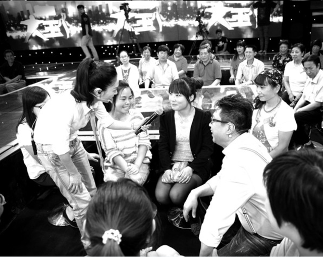 王芳个人资料简介，王芳个人资料（从情感主播到直播卖书一姐）