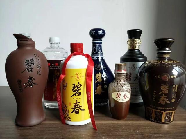 贵州十大酱香酒排名，茅台镇十大酱酒排名官方排名（但其他酱香酒同样紧追不舍）