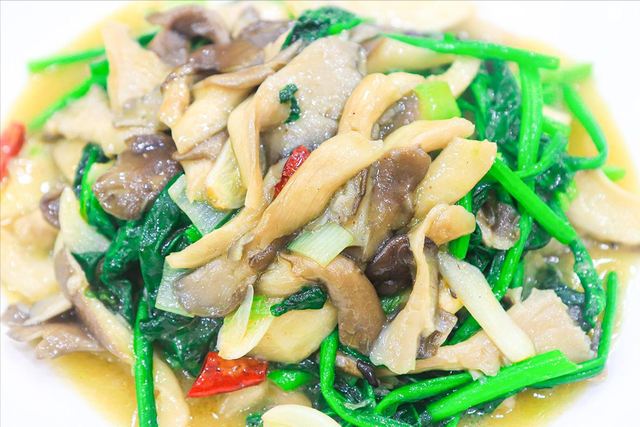 蒸牛肉的做法，建议大家：少吃面条米饭