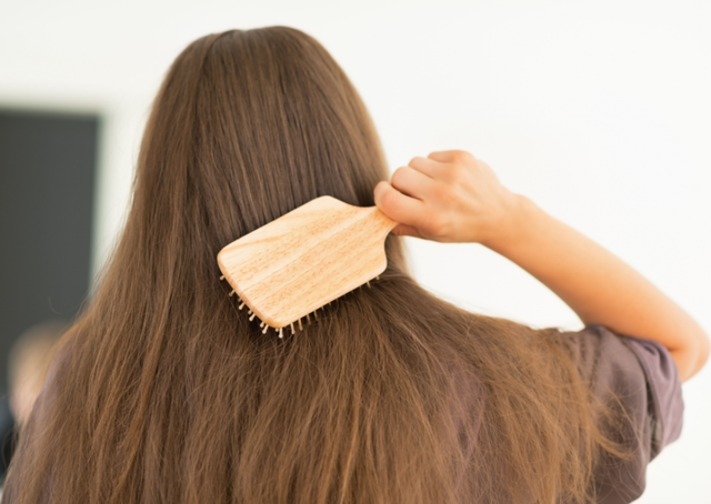 什么时候洗头发最好，洗头发哪个时间最好（多久洗一次头发比较好）