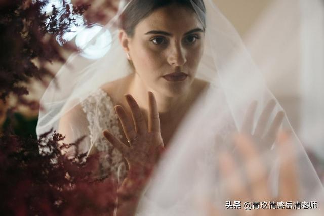 男女恋爱技巧，初爱视频教程（心理学：五大吸引力法则）