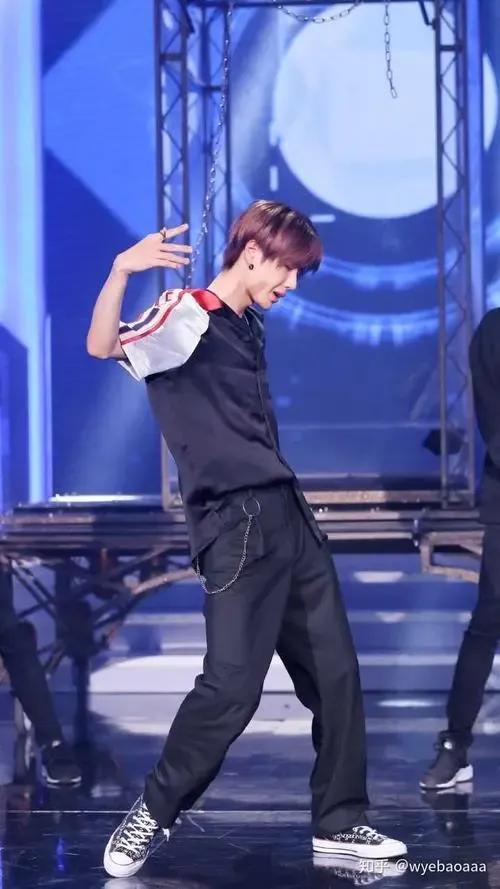 洛阳白牡丹——王一博，为什么叫王一博洛阳白牡丹（洛阳白牡丹—王一博图片）