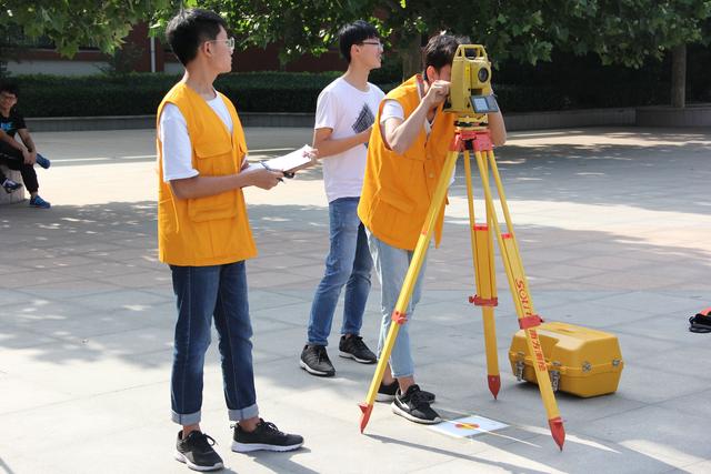 土木工程就业方向及前景，土木工程专业就业前景好不好（土木工程专业，哪个方向最吃香）