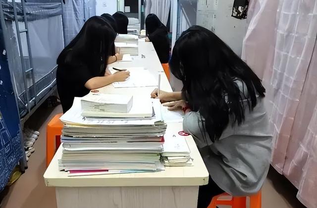 中考是在自己学校考吗，2021年中考是在自己学校考吗（中考后才发现差距）