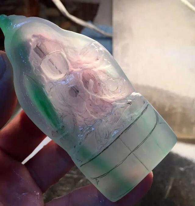 虚空藏菩萨玉吊坠，佩戴虚空藏菩萨吊坠有什么讲究吗（玻璃种翡翠的表现力让人一眼就沉沦其中）