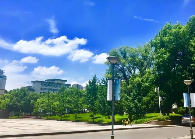 武汉纺织大学，武汉纺织大学外经贸学院（湖北这对“学霸姐妹花”先后考入同校）