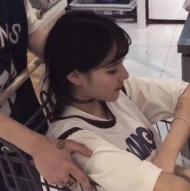 情头一对两张，微信头像，情头一对两张（情侣头像，热门高赞情头）