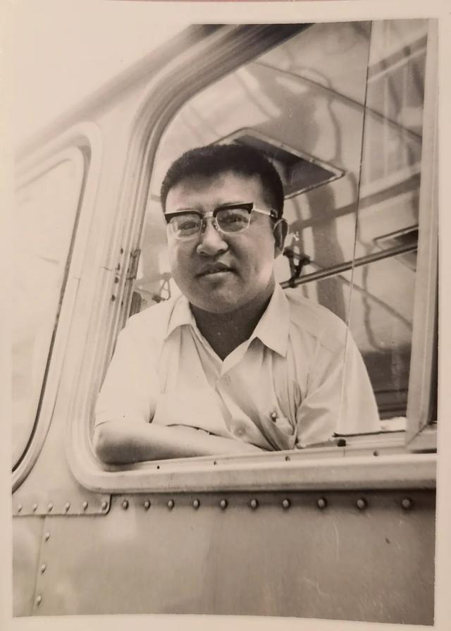 90年属虎的多少岁，1990年是什么年属什么的（许先生，92岁生日快乐）