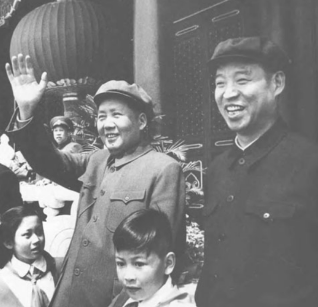 1945年，除了毛朱刘周任五大书记，还有两位候补书记，他们是谁？