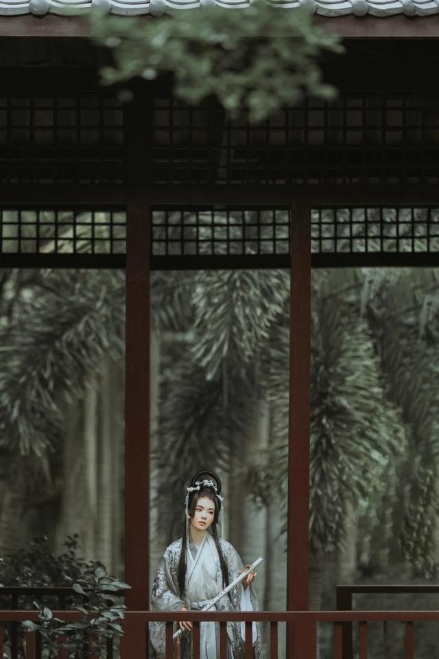 笛子和箫哪个好听，笛子和箫哪个更好听（传统乐器：洞箫）