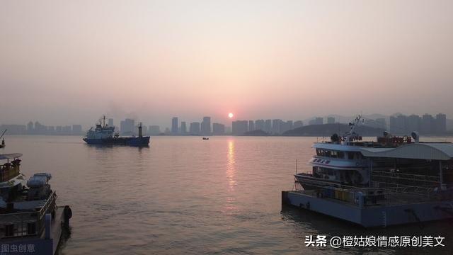 看海的心情短语，关于看大海的心情短语（换个心情，去看海）