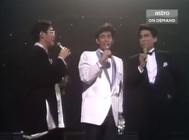 关正杰 - 天籁...星河传说歌词是什么，关正杰金山梦主题曲（香港十大劲歌金曲颁奖典礼-1984年度）