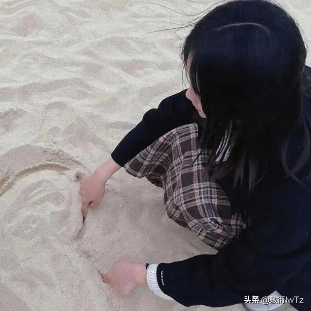 情侣头像超好看一对新款，超好看的情侣头像一对 “晴天也会突然下暴雨，温柔的人也会不开心”（情侣微信头像 ， 情人节快乐）