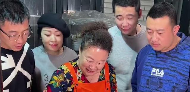 抖音网红饭怎么做，懒人饭抖音网红五彩饭腊肠饭（美食博主“我是晴天”顿顿鲍鱼龙虾）
