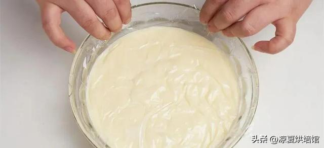 超级好吃的重磅芝士蛋糕入口即化，入口即化的冰牛奶芝士蛋糕