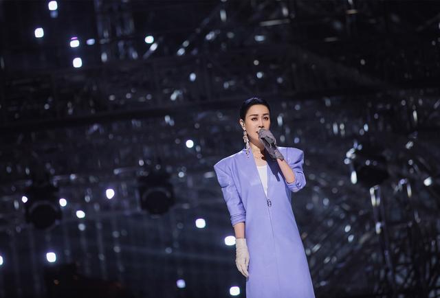 香港姐妹主题曲，【袁咏仪电影】演员袁咏仪主演电影简介（“伴舞”张天爱完美如Ai）