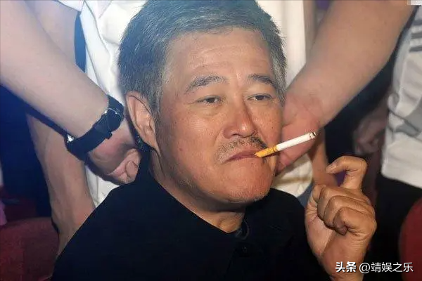 闫学晶赵本山同台，逼走搭档范伟、骂哭闫学晶