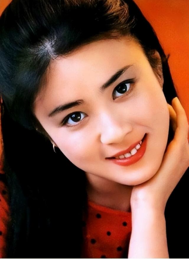 最美妲己傅艺伟为何自甘堕落，从“最美妲己”到“阶下囚”